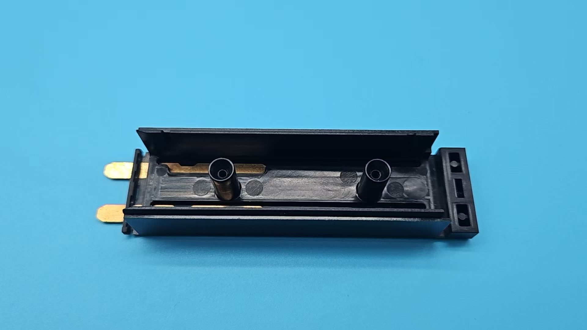 Overmolded parts — Fides Global Link